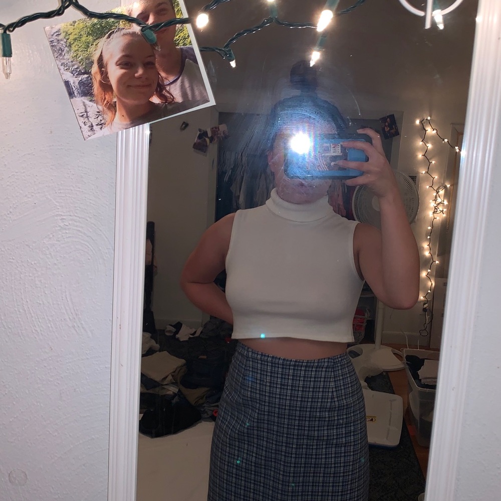 White Turtle Neck Crop Top💃🏻 4 for $13